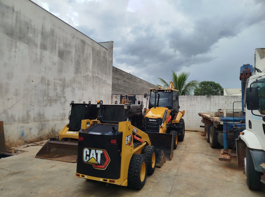 Mini Carregadeiras (Bob Cat)